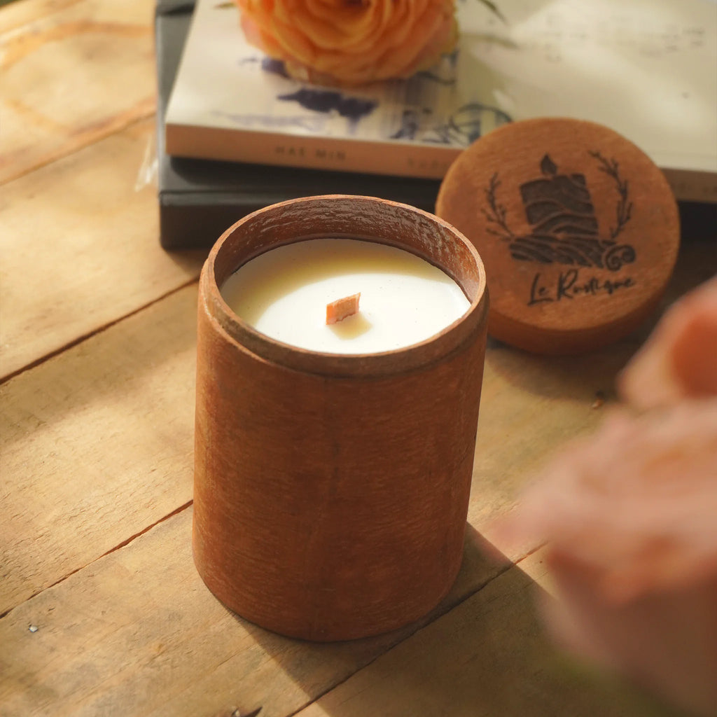 "Eterernal Passion" aromatherapy candle with cinnamon wood jar