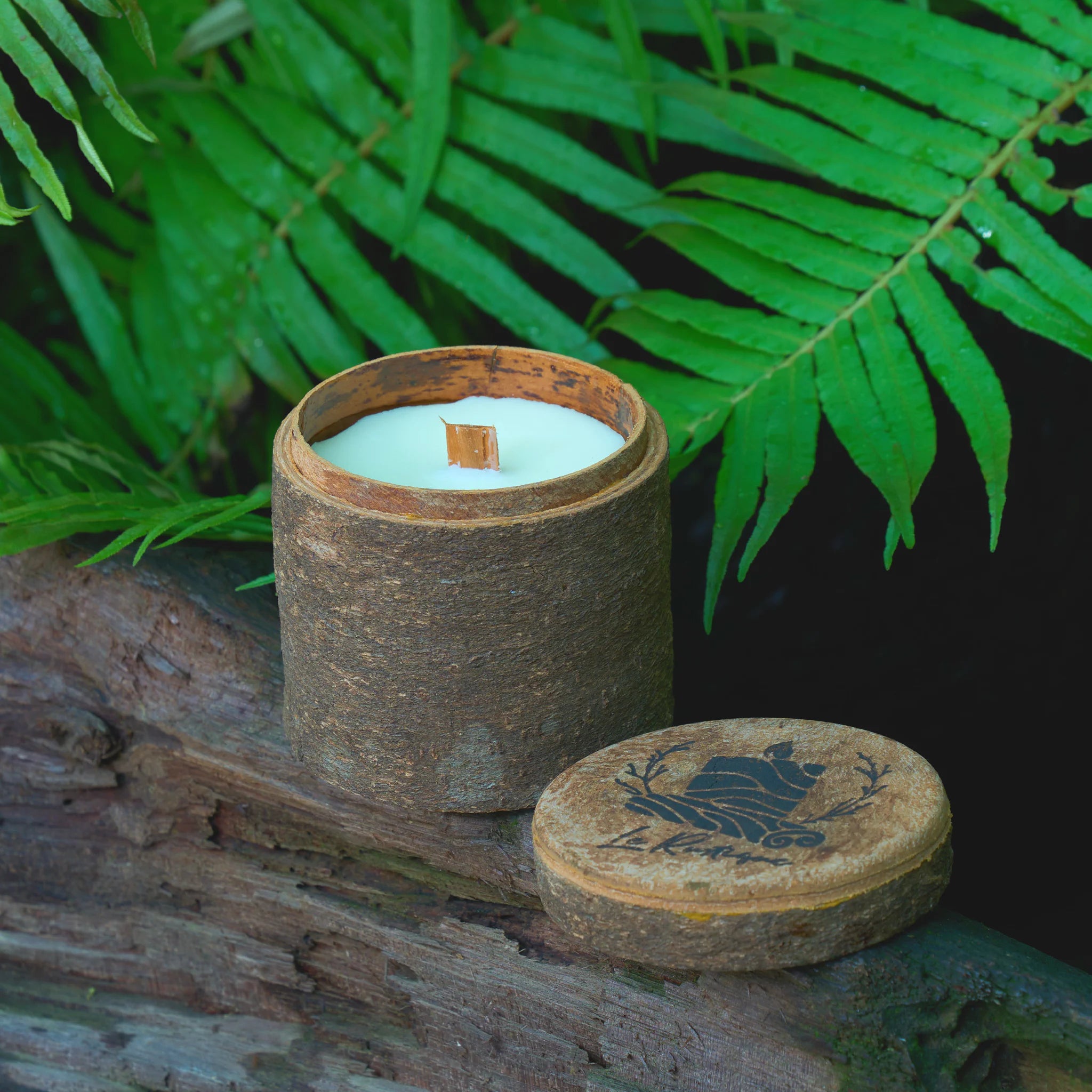 'Forrest Haven' natural scented candle for relaxing with organic essential oil