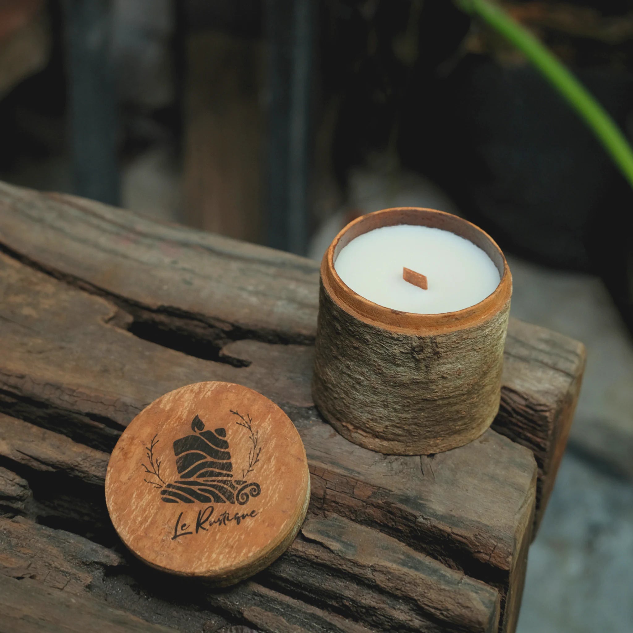 Fresh soy wax candle for relax